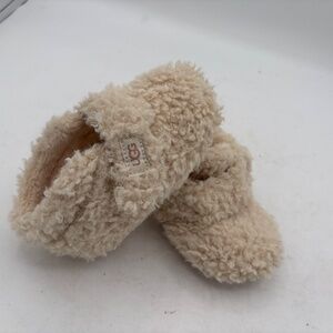Ugg Unisex Slipper Bixbee Baby Fur Booties Beige/off white, 4/5 US 12-18 months